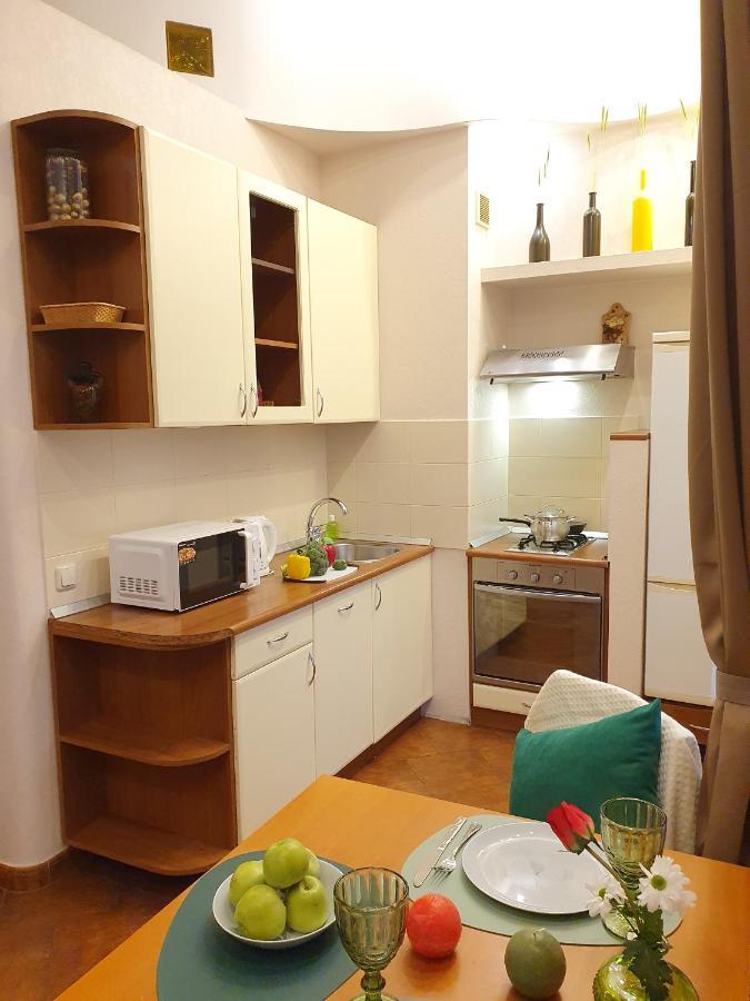 Inn Home Apartments - Pechersk Area 키예프 외부 사진