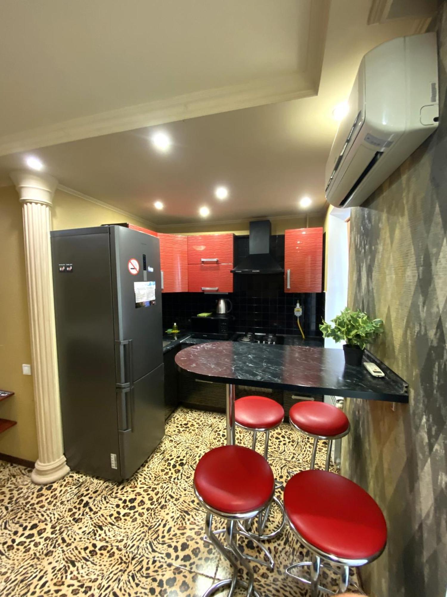Inn Home Apartments - Pechersk Area 키예프 외부 사진