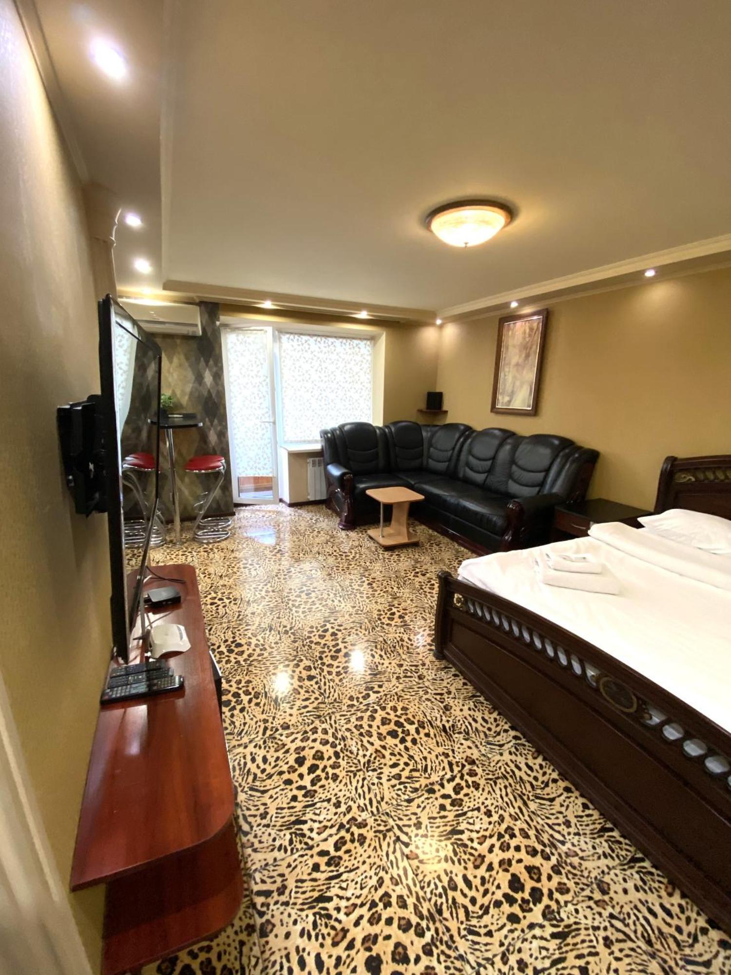 Inn Home Apartments - Pechersk Area 키예프 외부 사진