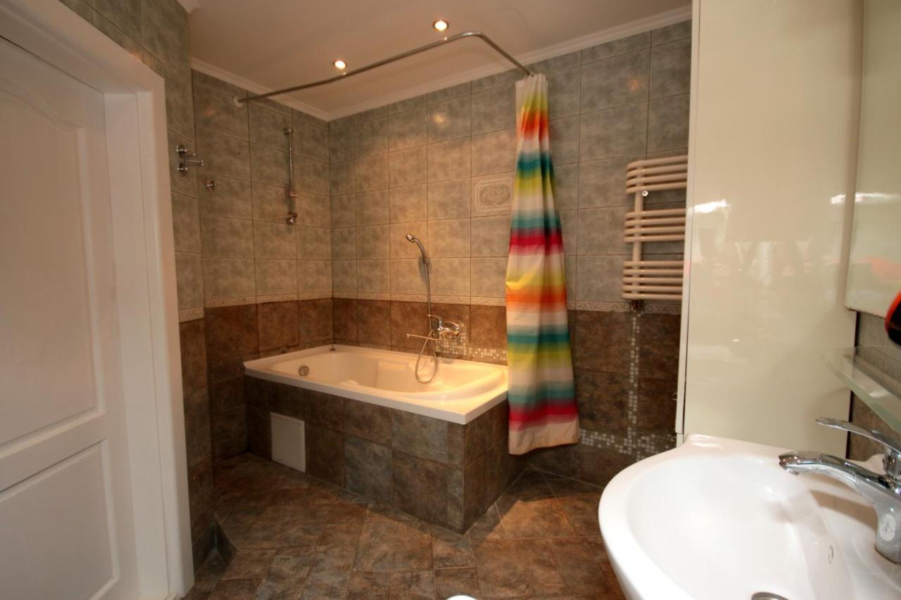 Inn Home Apartments - Pechersk Area 키예프 외부 사진